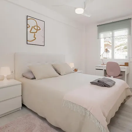 C03 Bright 3 Bdr With Terrace Center Malaga